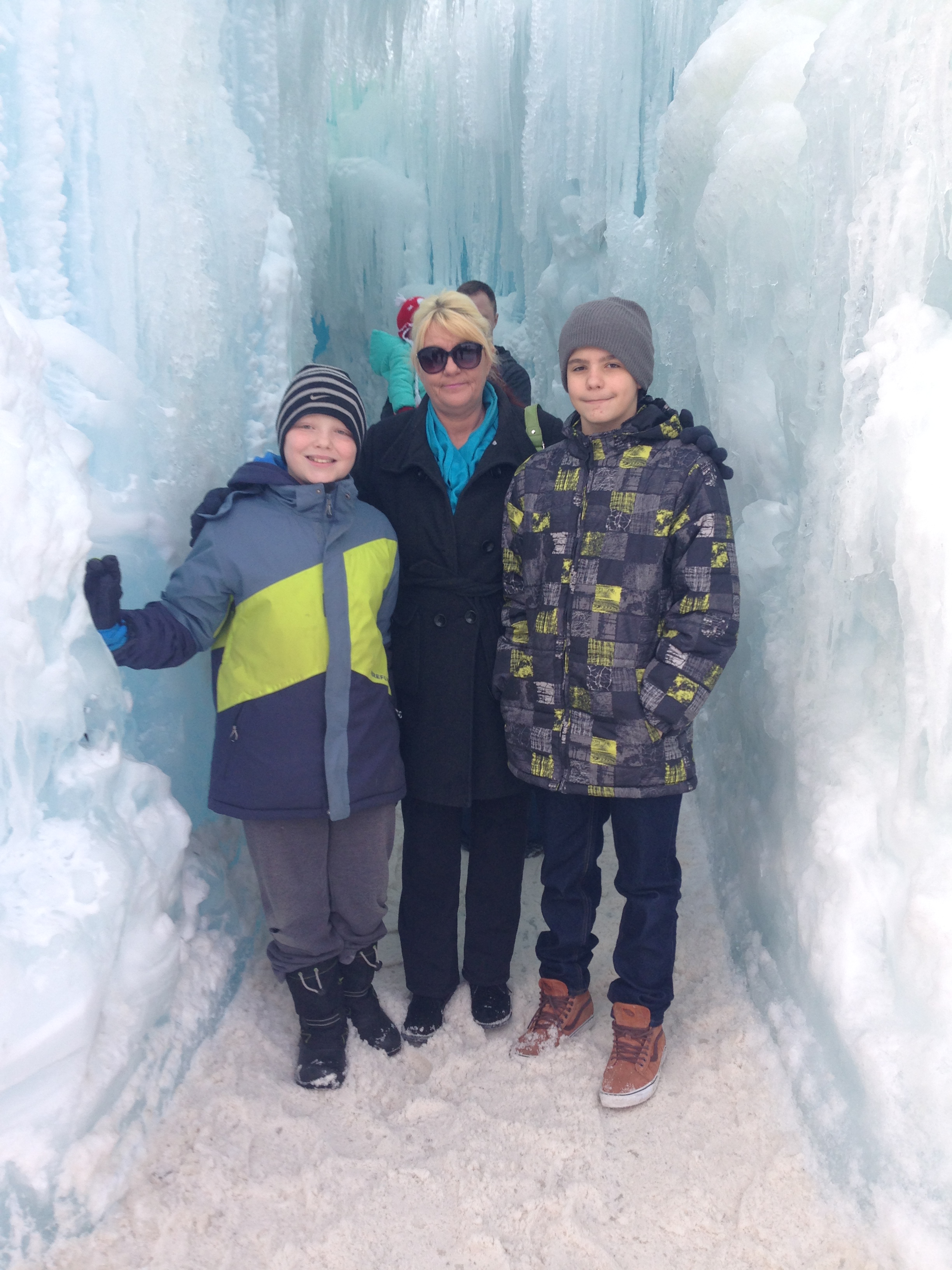 Edmonton Ice-Castles Cool Facts and Attraction Review. #Edmonton #Icecastle #review #images #funfacts #Starrcreative.ca