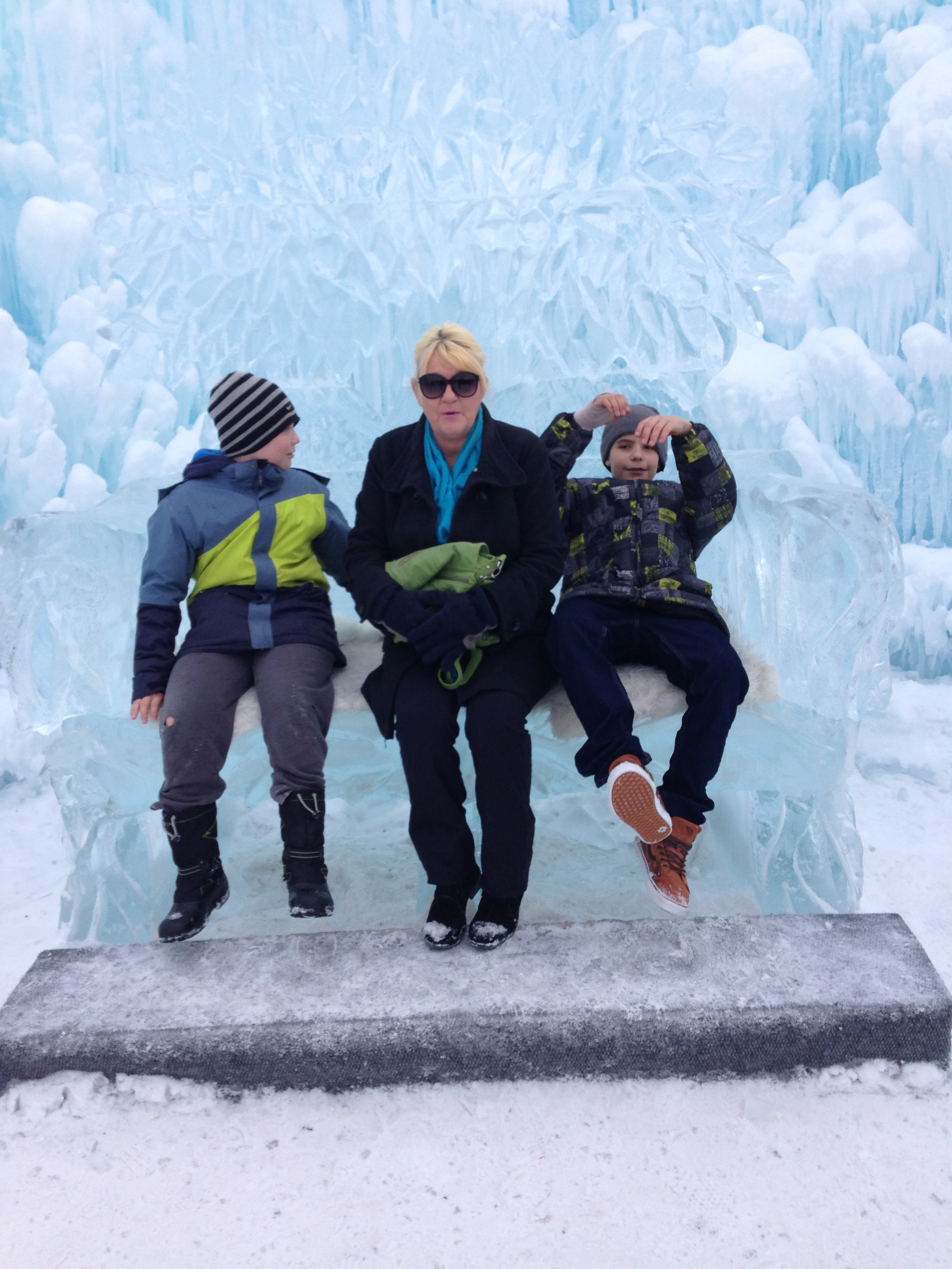 Edmonton Ice-Castles Cool Facts and Attraction Review. #Edmonton #Icecastle #review #images #funfacts #Starrcreative.ca